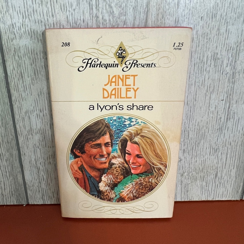 Janet Dailey A Lyon's Share Harlequin Presents 208 VTG 1977 Romance Paperback